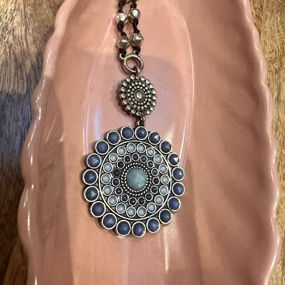 Lucky Brand silver toned reversible necklace with pendant - Picture 4 of 9